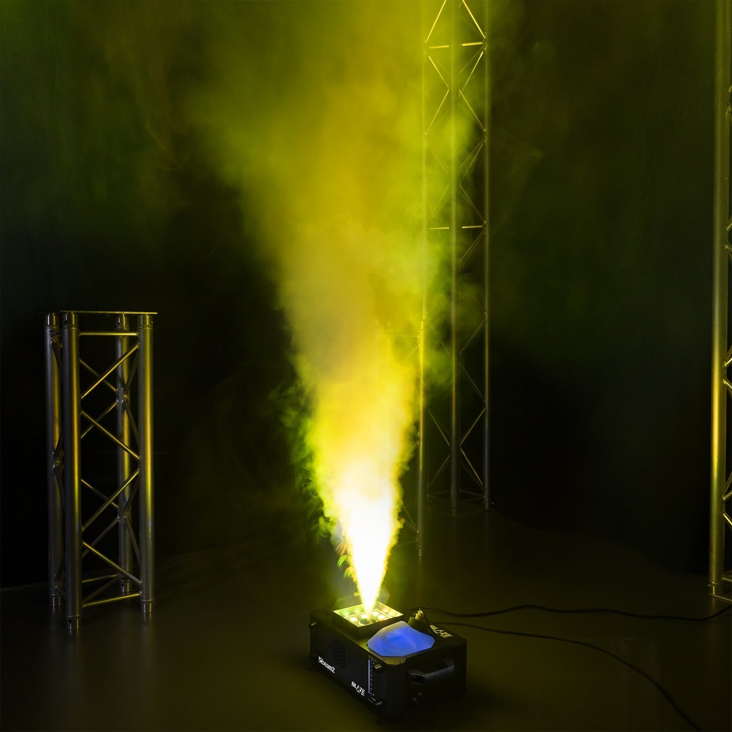 BeamZ rookmachine BLAZE800 - Horizontale en verticale rookmachine met licht - 800W